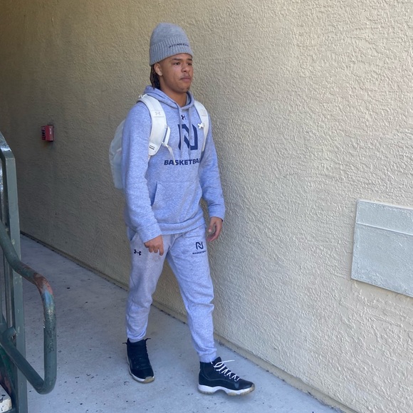 Meet your Posher, Malic - Picture 11 of 15